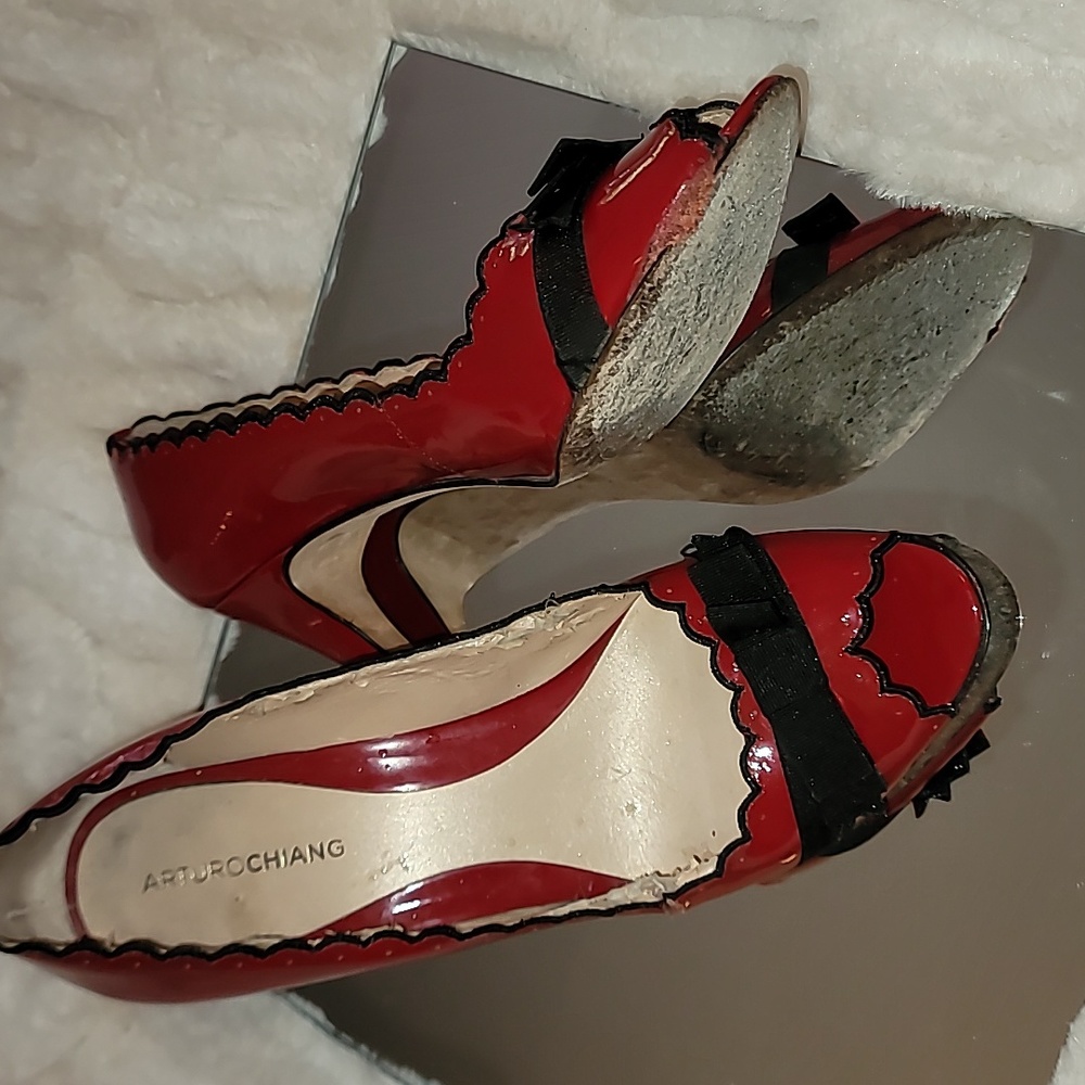 Retro Red Heels - Picture 9 of 12